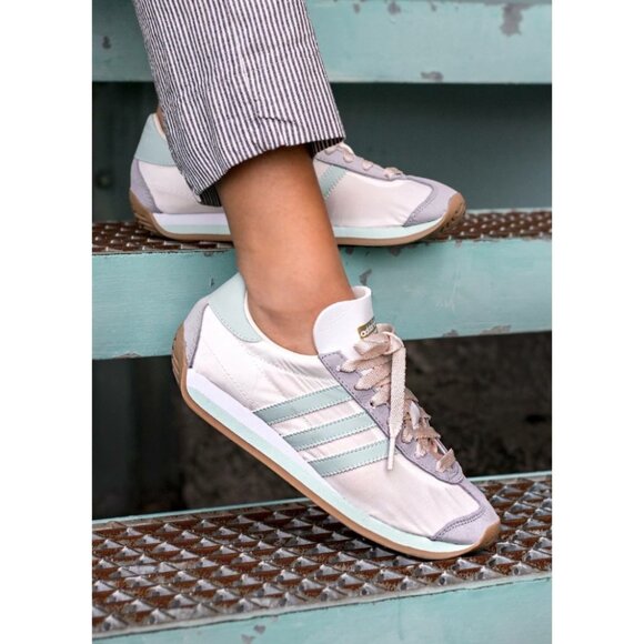 NWOT Adidas Originals Country OG Sneakers White & Light Blue Limited Size 8.5 - Picture 1 of 11